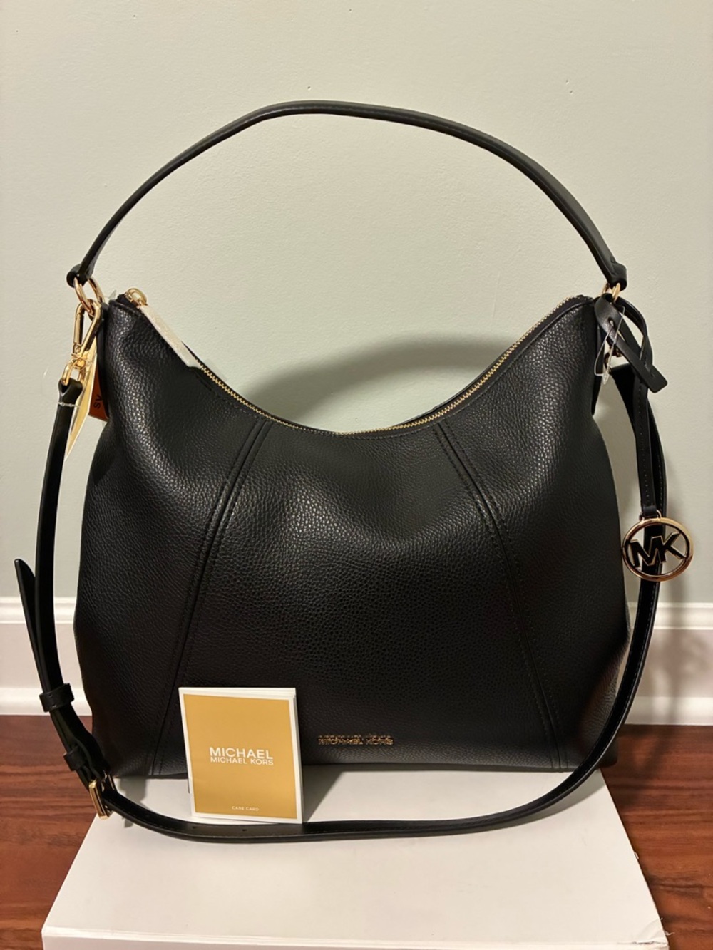 MICHAEL Michael Kors
Sienna Large Convertible
Shoulder Bag